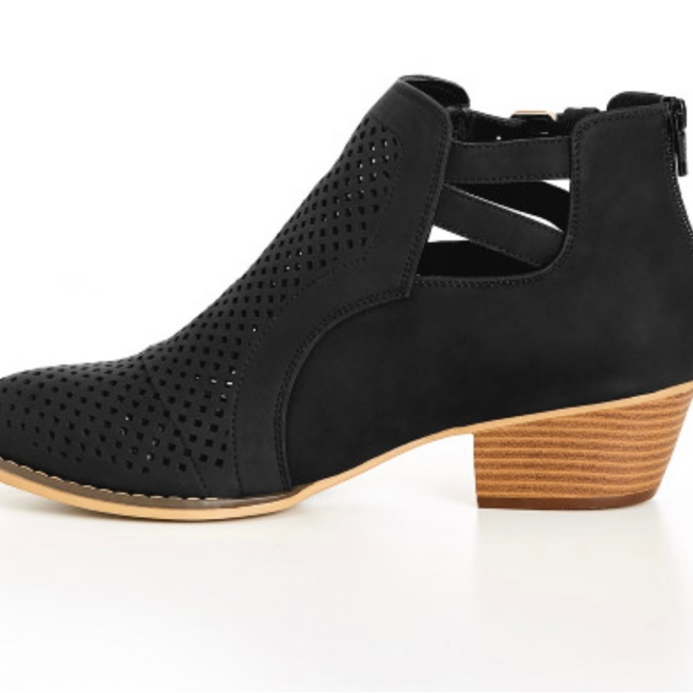 Cloudwalkers Black Wide Fit Ankle Boots - Picture 2 of 4